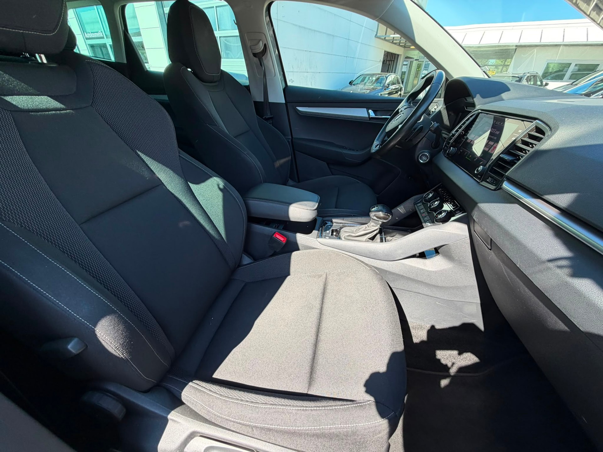 SKODA Karoq 2.0 TDI CR Ambition 4x4 DSG-image-13