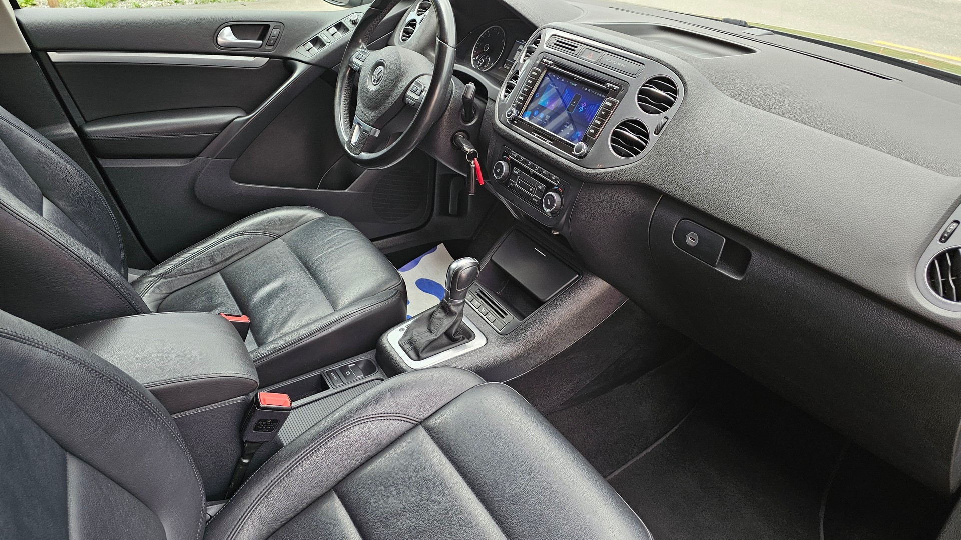 VW Tiguan 2.0 TDI BlueMotion Sport&Style 4Motion DSG-image-10