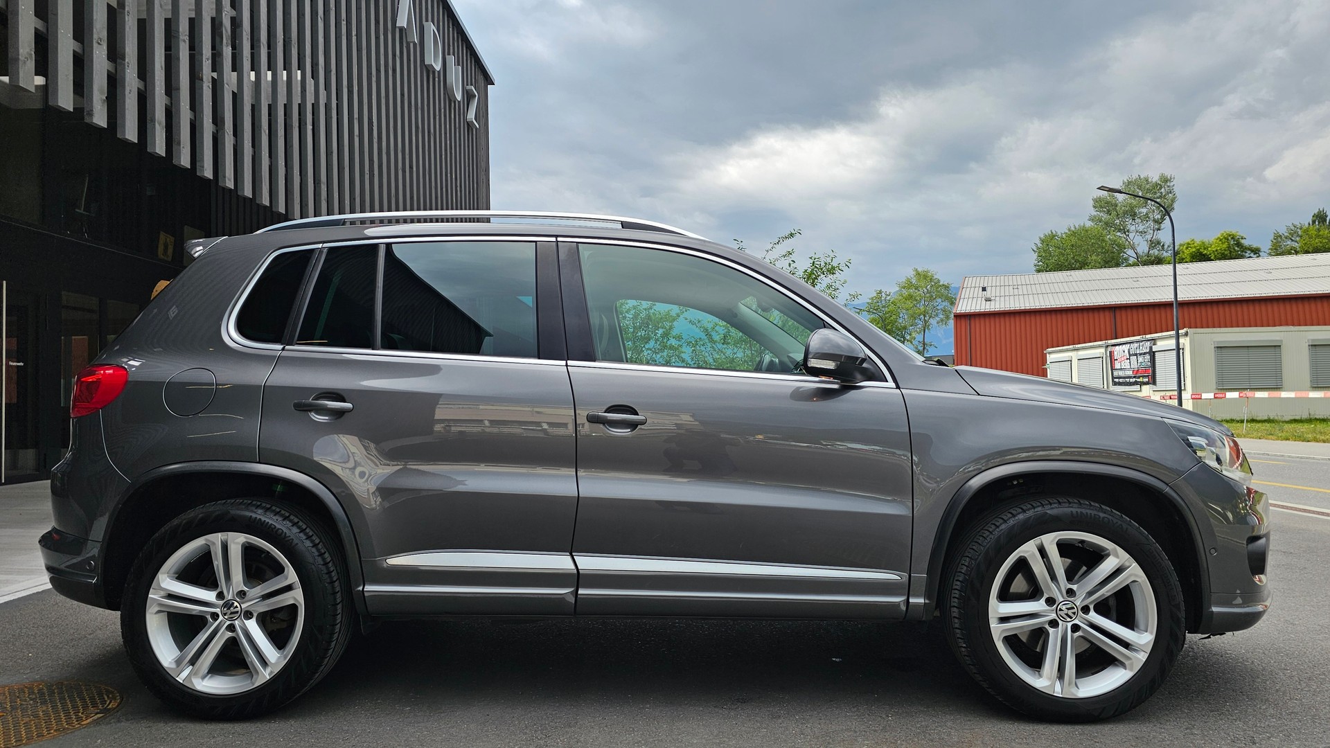 VW Tiguan 2.0 TDI BlueMotion Sport&Style 4Motion DSG-image-4