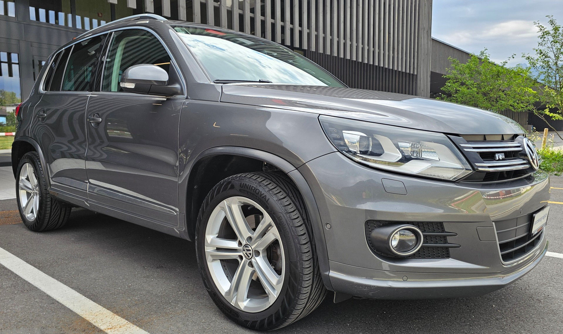 VW Tiguan 2.0 TDI BlueMotion Sport&Style 4Motion DSG-image-3