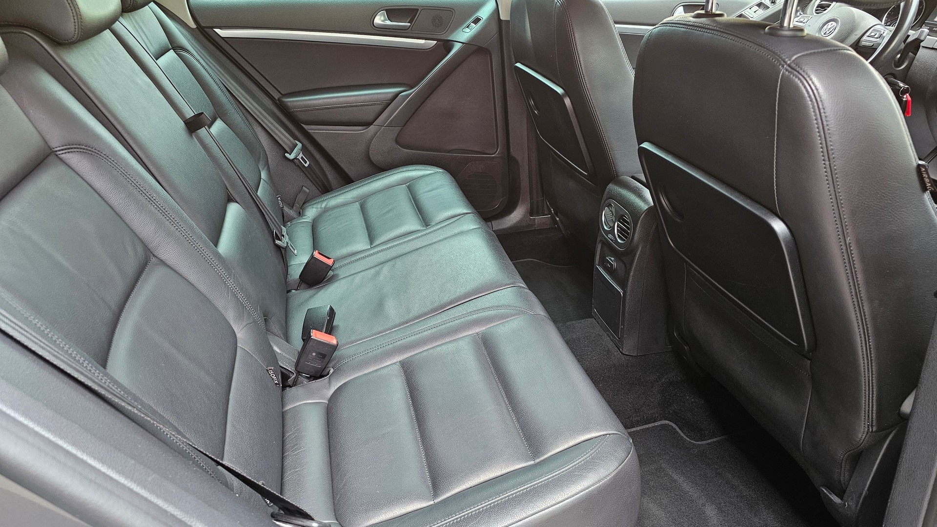 VW Tiguan 2.0 TDI BlueMotion Sport&Style 4Motion DSG-image-11