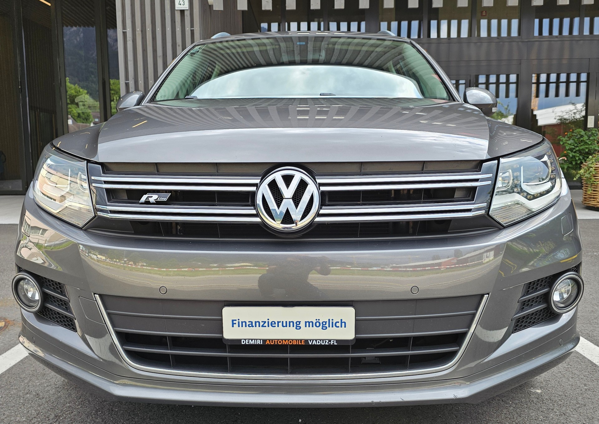 VW Tiguan 2.0 TDI BlueMotion Sport&Style 4Motion DSG-image-6
