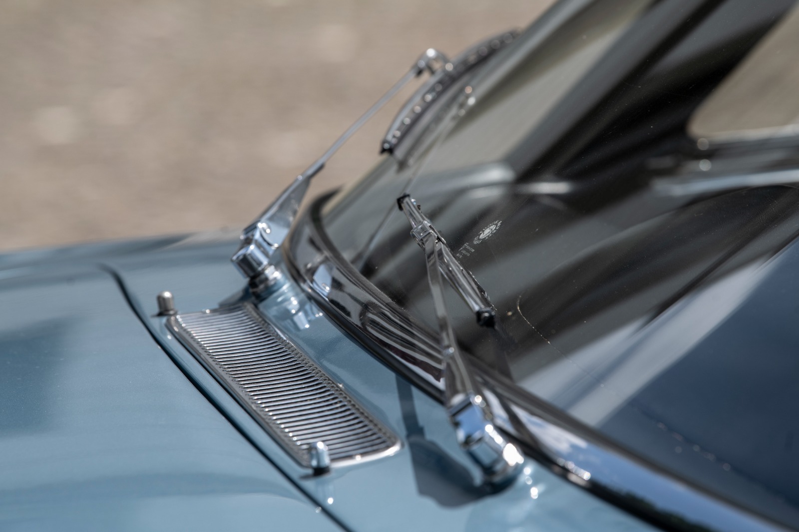 FERRARI 330 GT-image-9