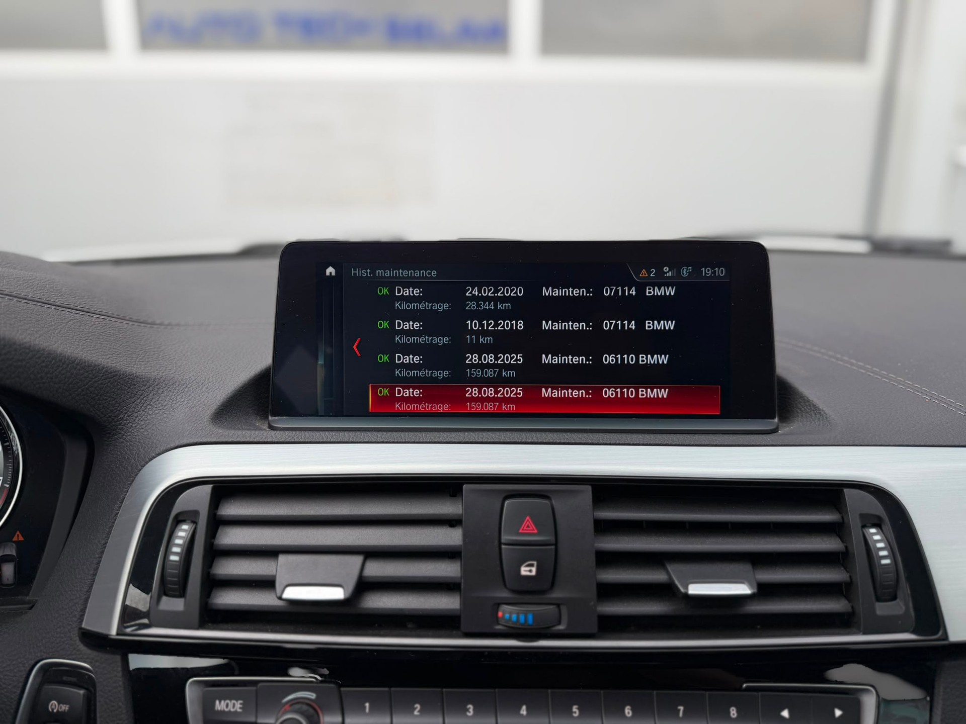 BMW 118i Edition M Sport Steptronic-image-18