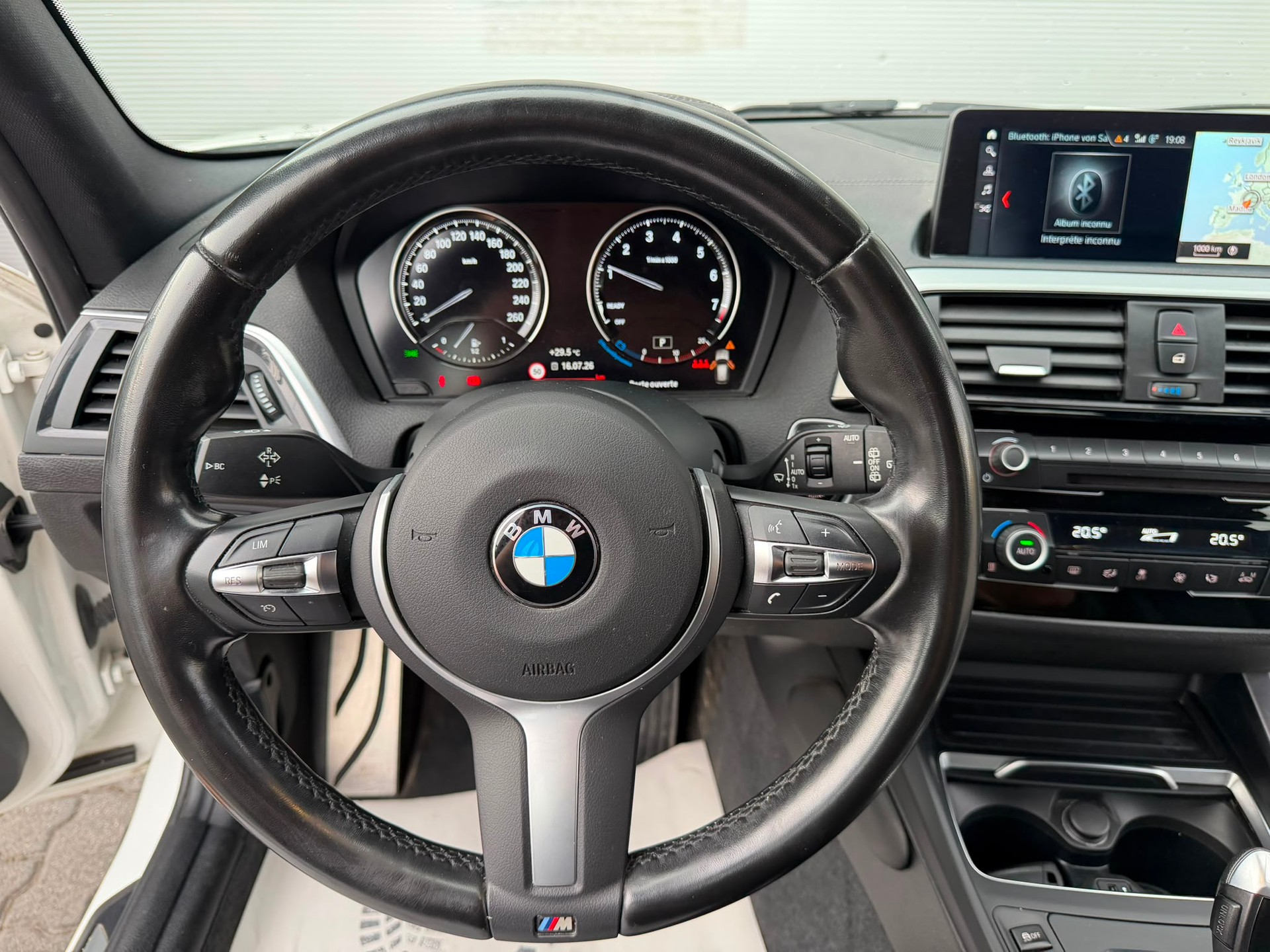 BMW 118i Edition M Sport Steptronic-image-11