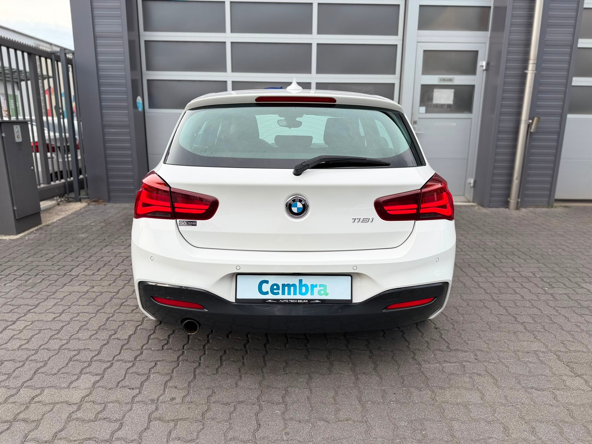BMW 118i Edition M Sport Steptronic-image-5