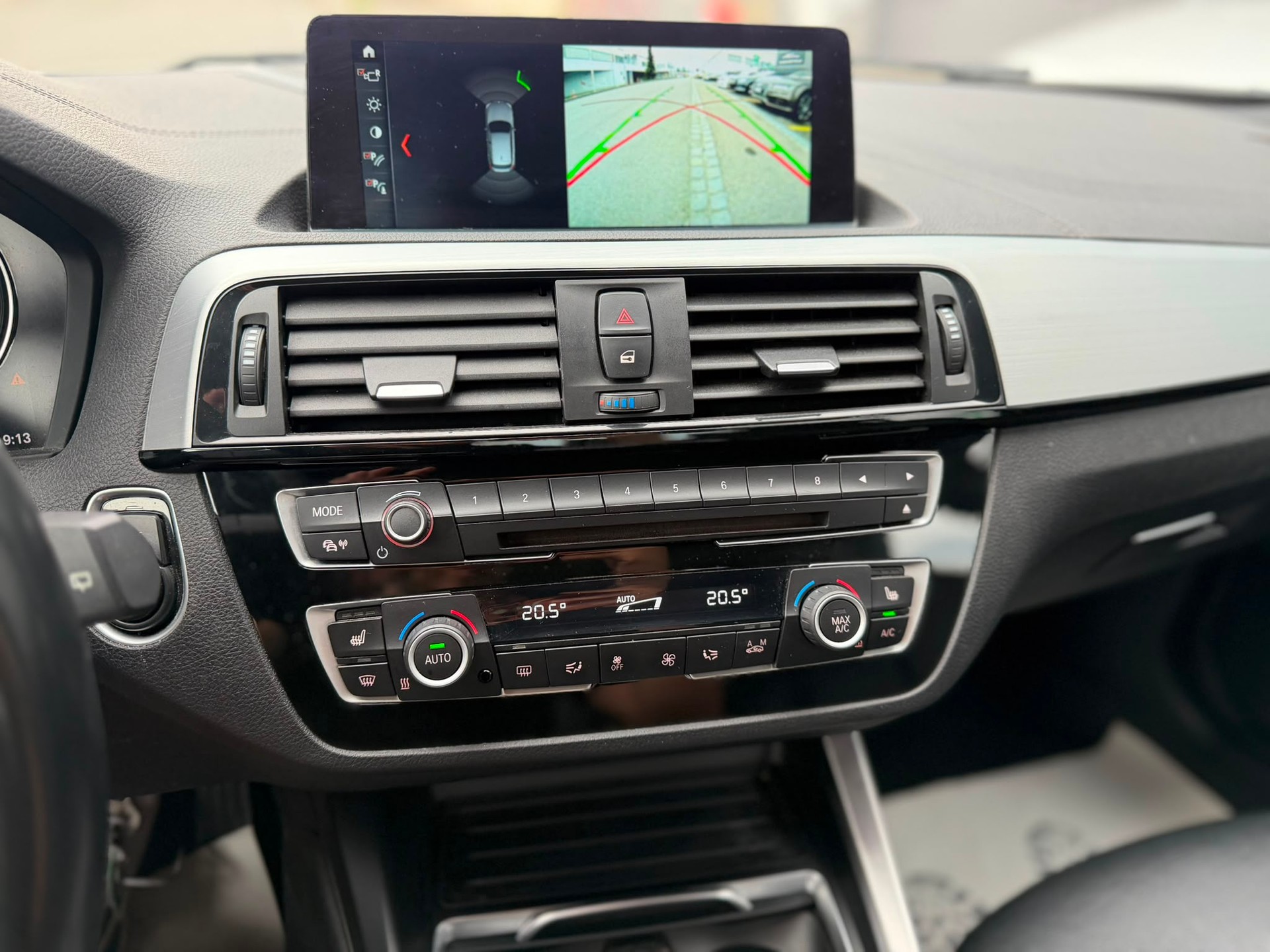 BMW 118i Edition M Sport Steptronic-image-17