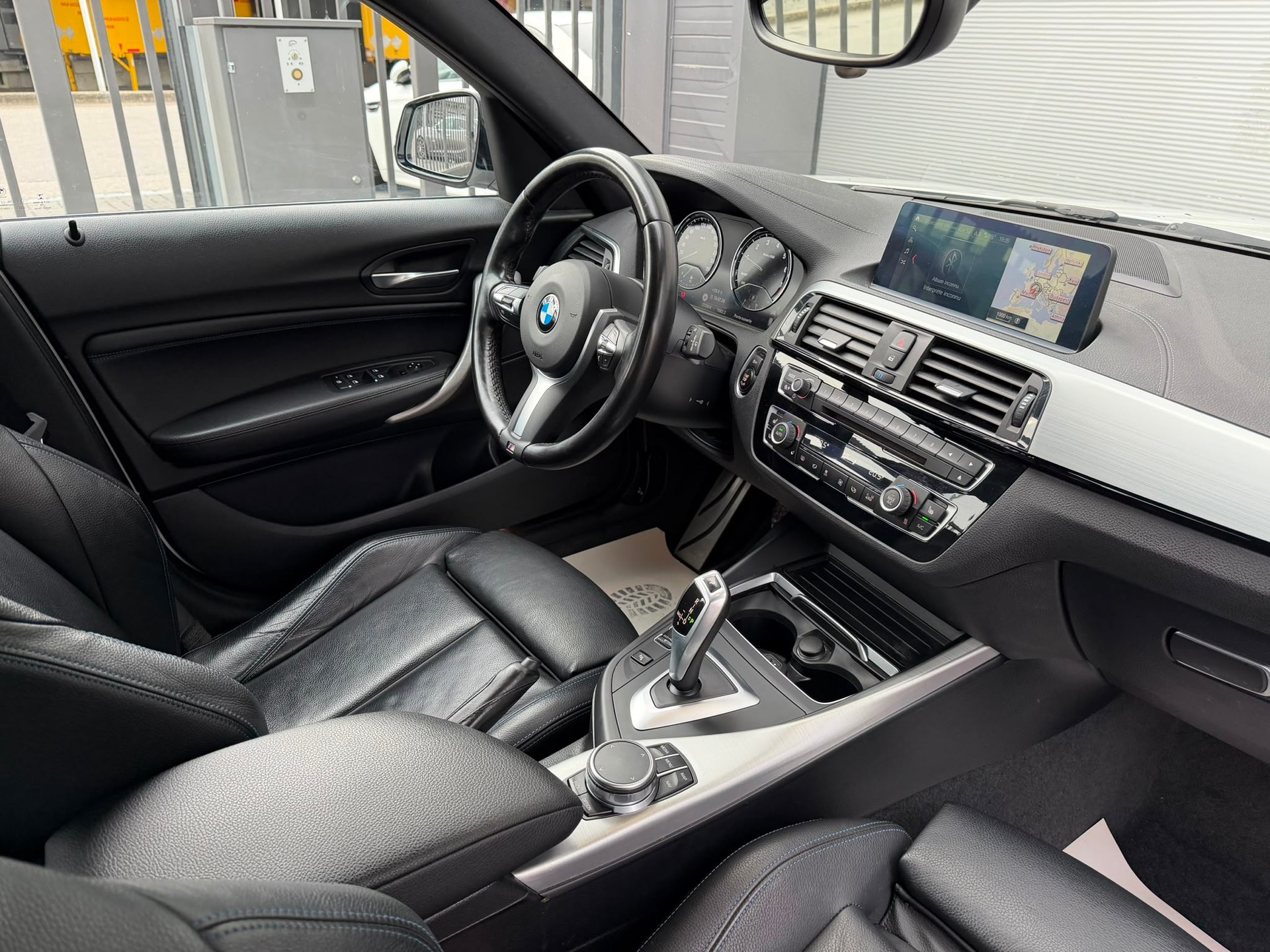 BMW 118i Edition M Sport Steptronic-image-14