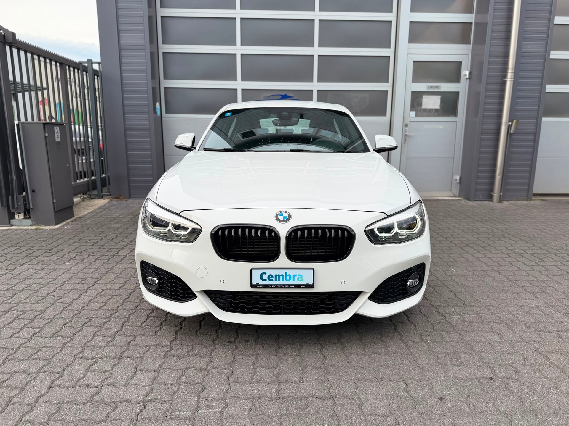 BMW 118i Edition M Sport Steptronic-image-2