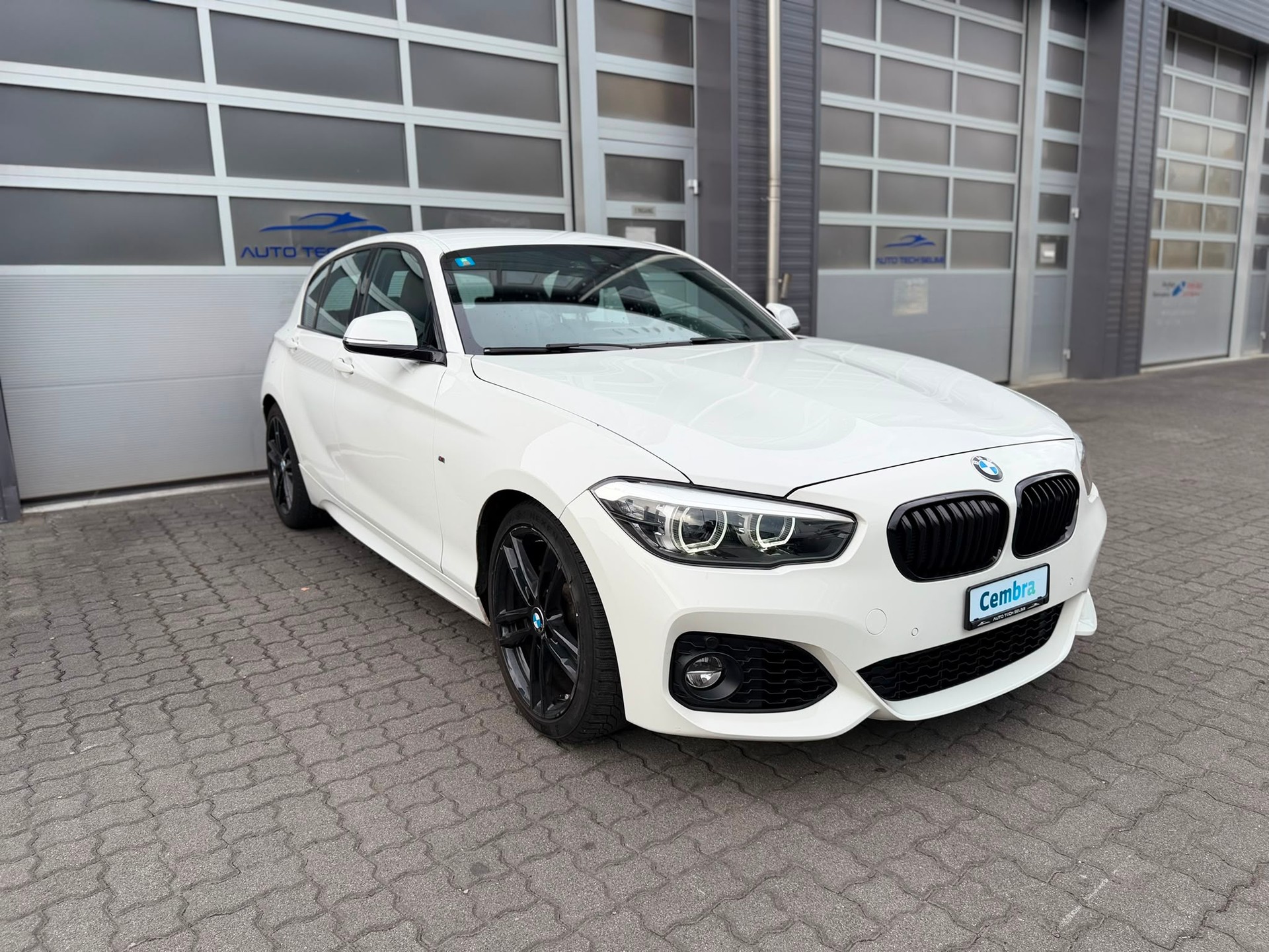 BMW 118i Edition M Sport Steptronic-image-3