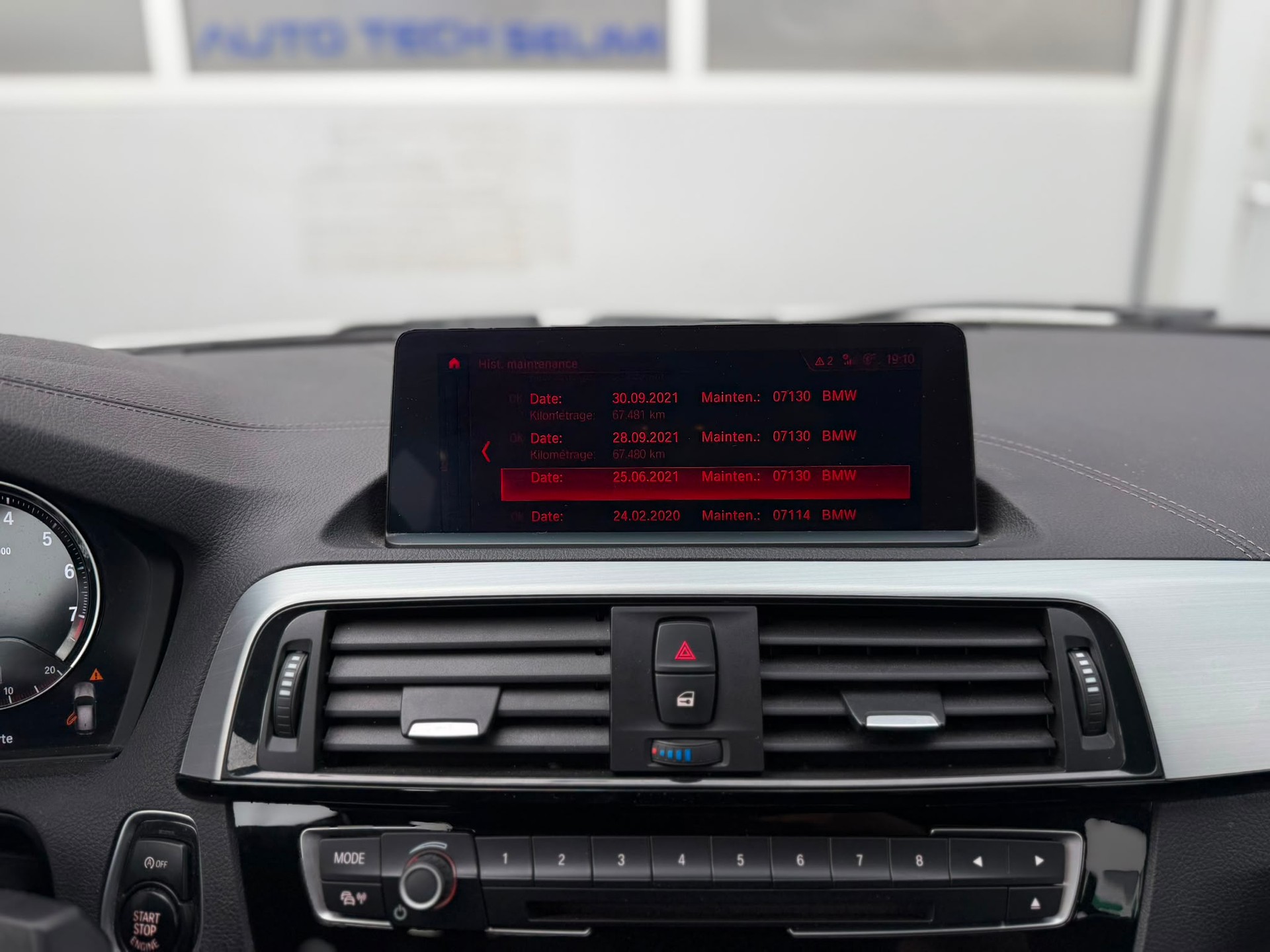 BMW 118i Edition M Sport Steptronic-image-19