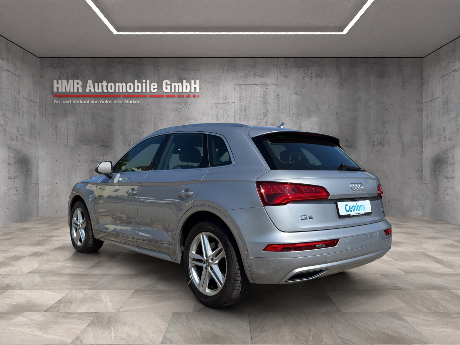 AUDI Q5 2.0 TDI quattro-image-1