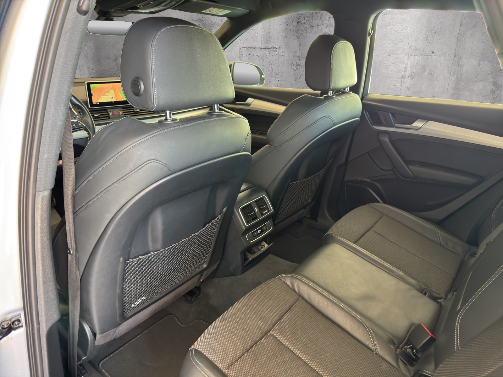 AUDI Q5 2.0 TDI quattro-image-14