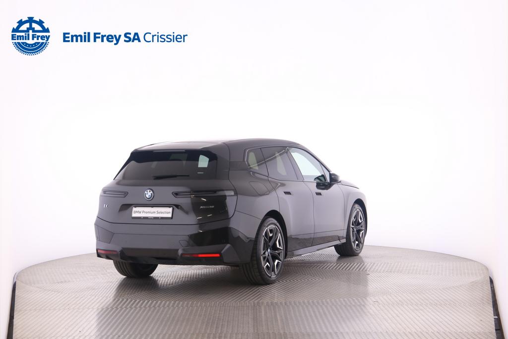 BMW iX xDrive50-image-2