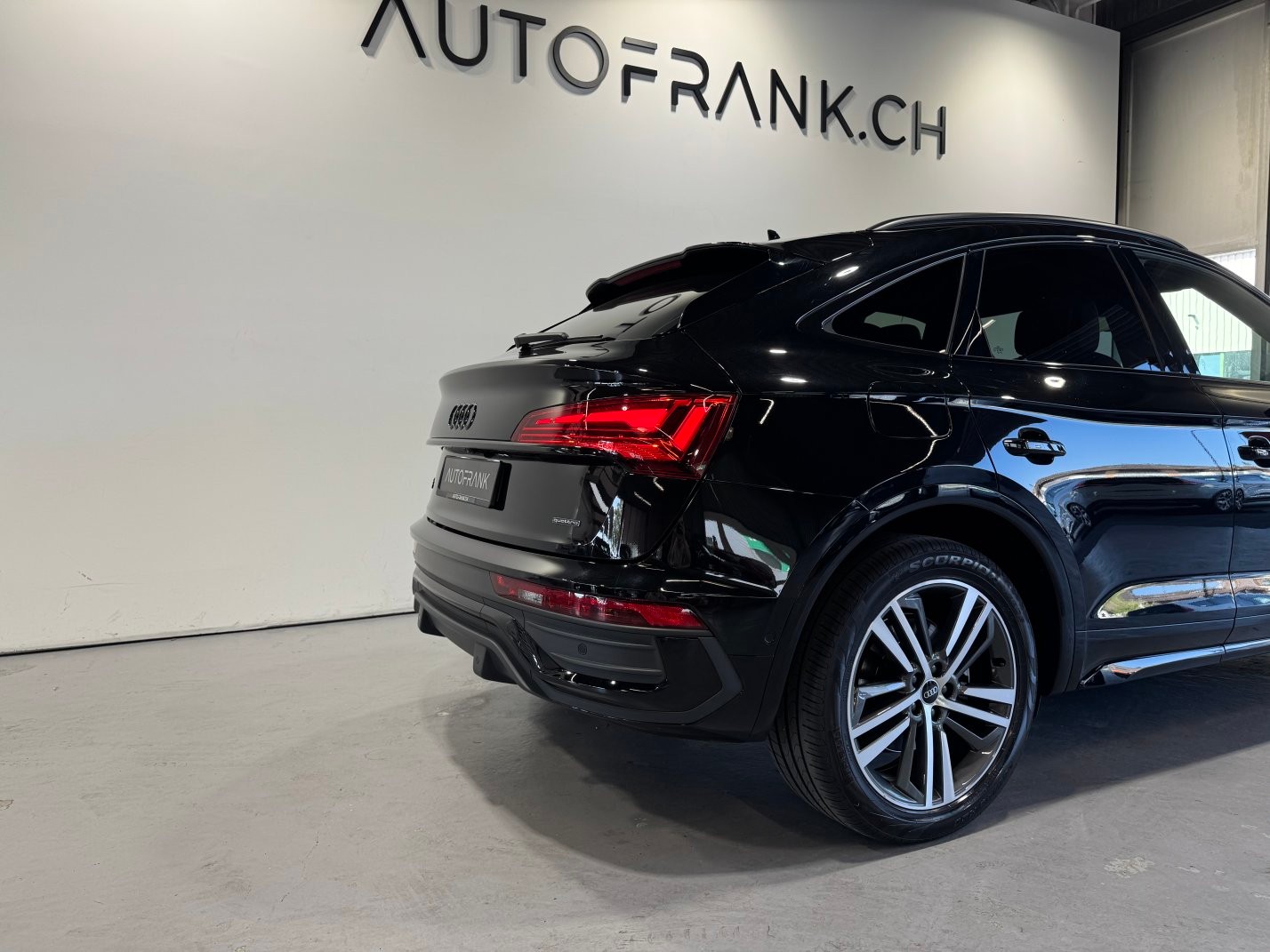 AUDI Q5 Sportback 2.0 40 TDI S Line quattro S-Tronic-image-9