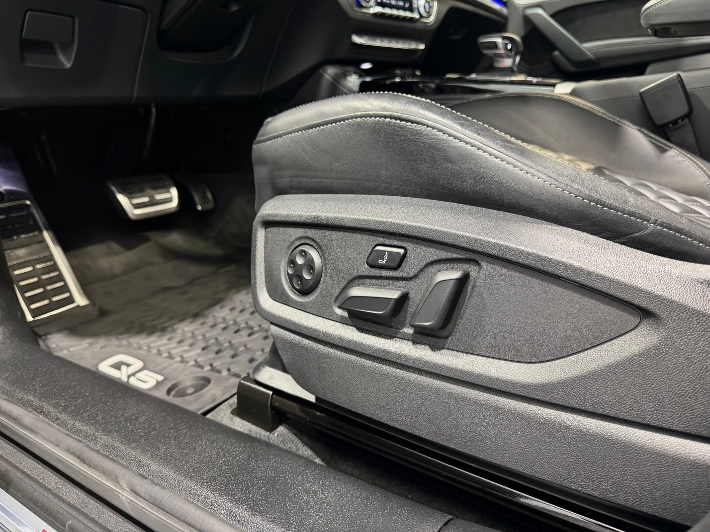 AUDI Q5 Sportback 2.0 40 TDI S Line quattro S-Tronic-image-22