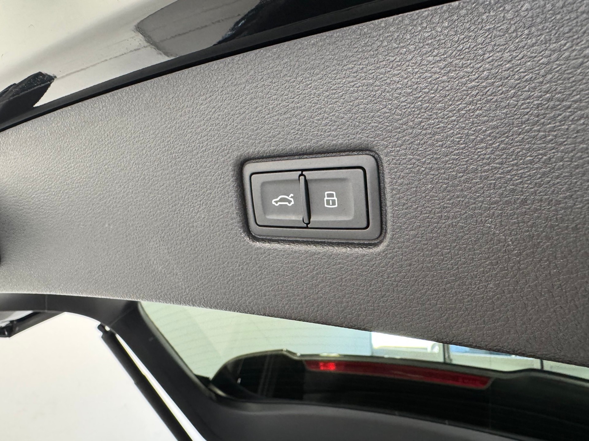 AUDI Q5 Sportback 2.0 40 TDI S Line quattro S-Tronic-image-18