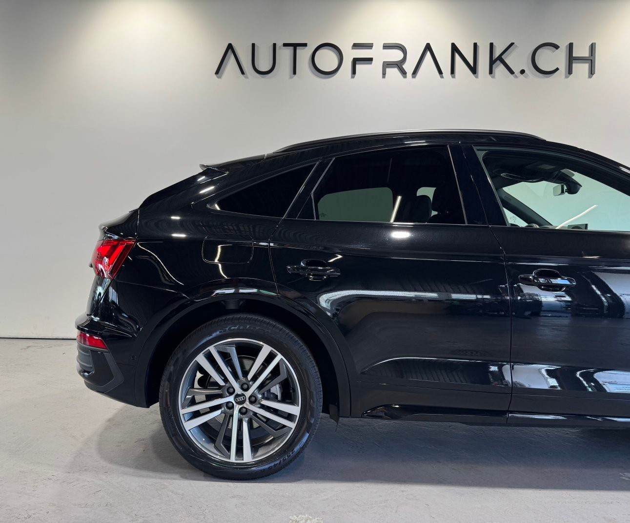 AUDI Q5 Sportback 2.0 40 TDI S Line quattro S-Tronic-image-2