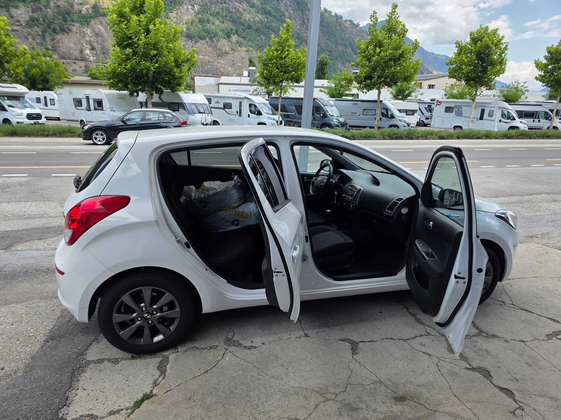 HYUNDAI i20 1.2 GO!-image-8