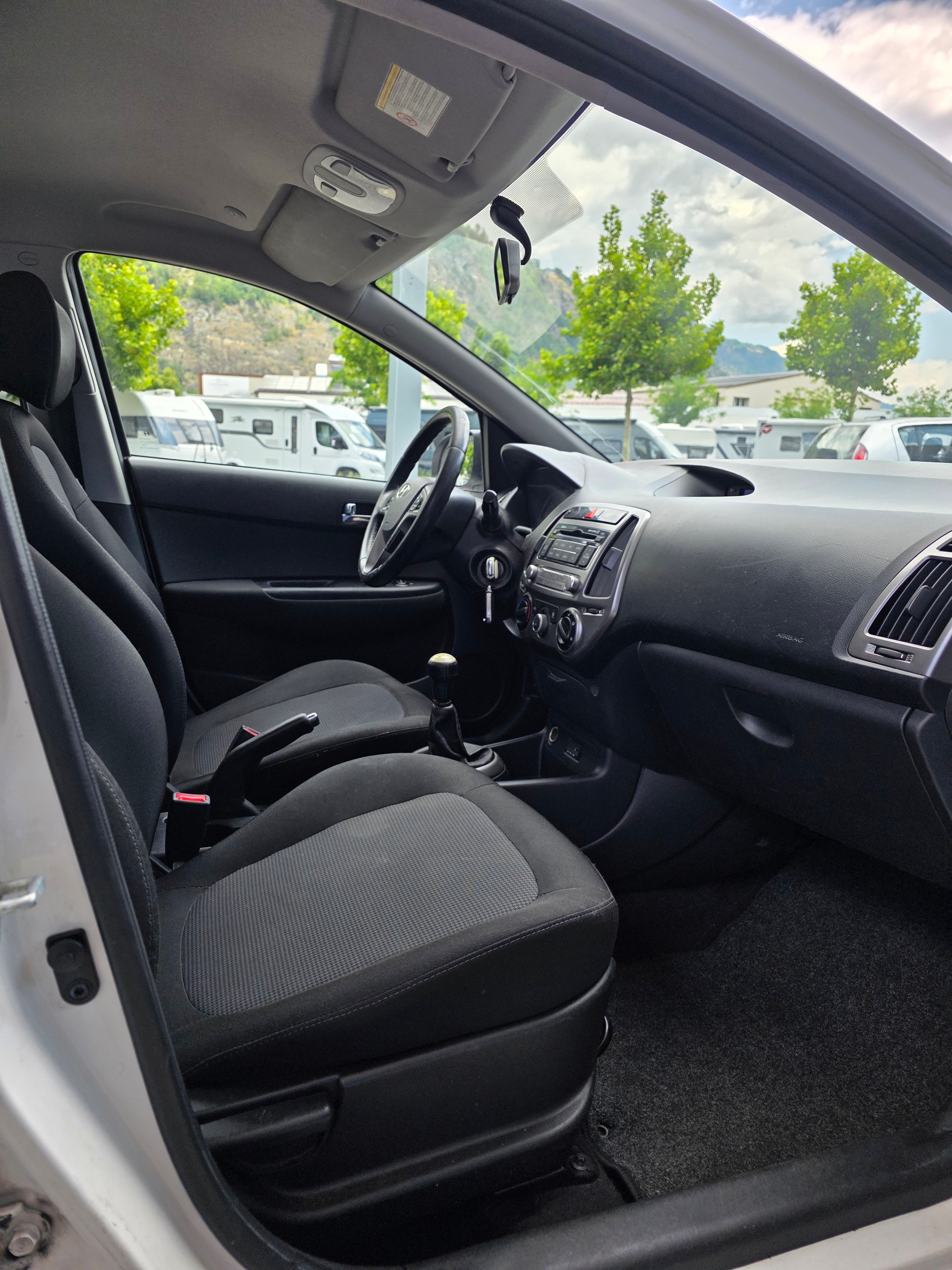 HYUNDAI i20 1.2 GO!-image-9