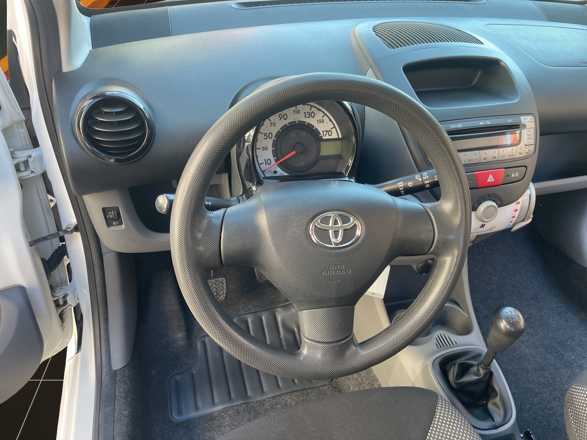 TOYOTA Aygo 1.0 Linea Luna-image-10