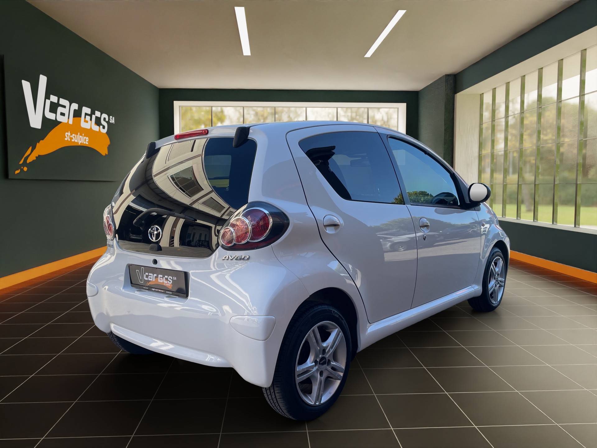 TOYOTA Aygo 1.0 Linea Luna-image-4