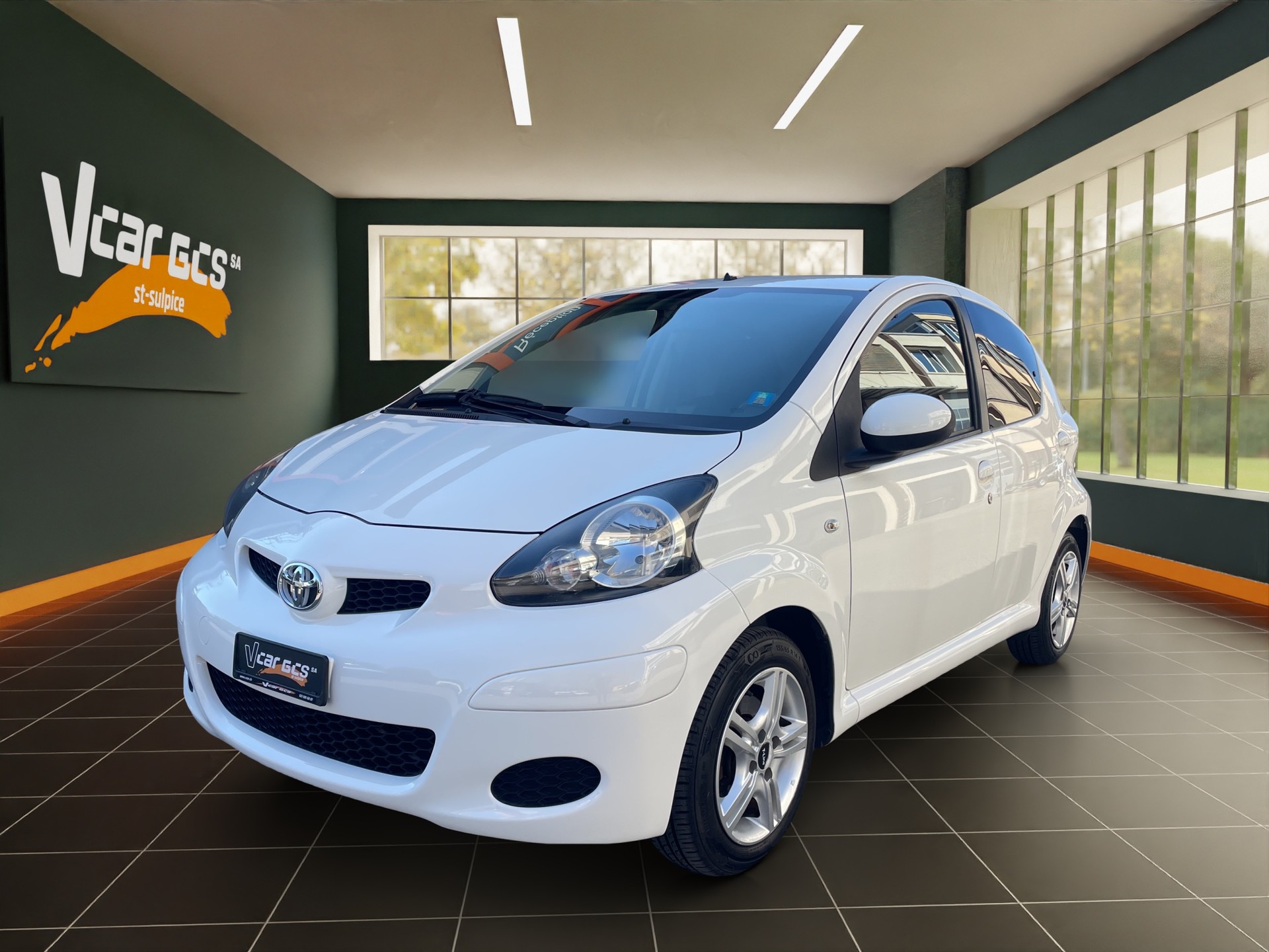 TOYOTA Aygo 1.0 Linea Luna-image-0