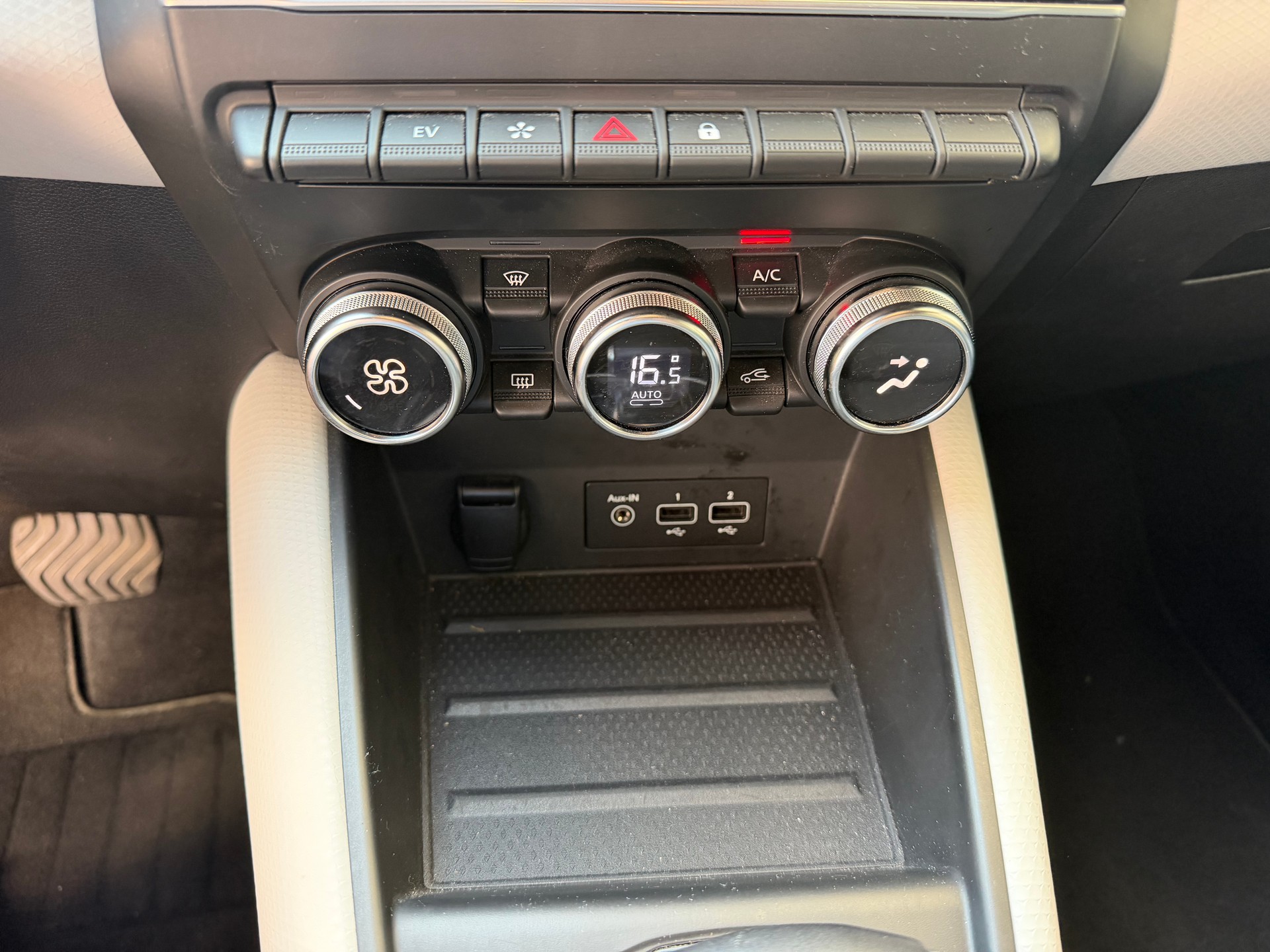 RENAULT Captur 1.6 E-Tech Edition1 DHT-image-11
