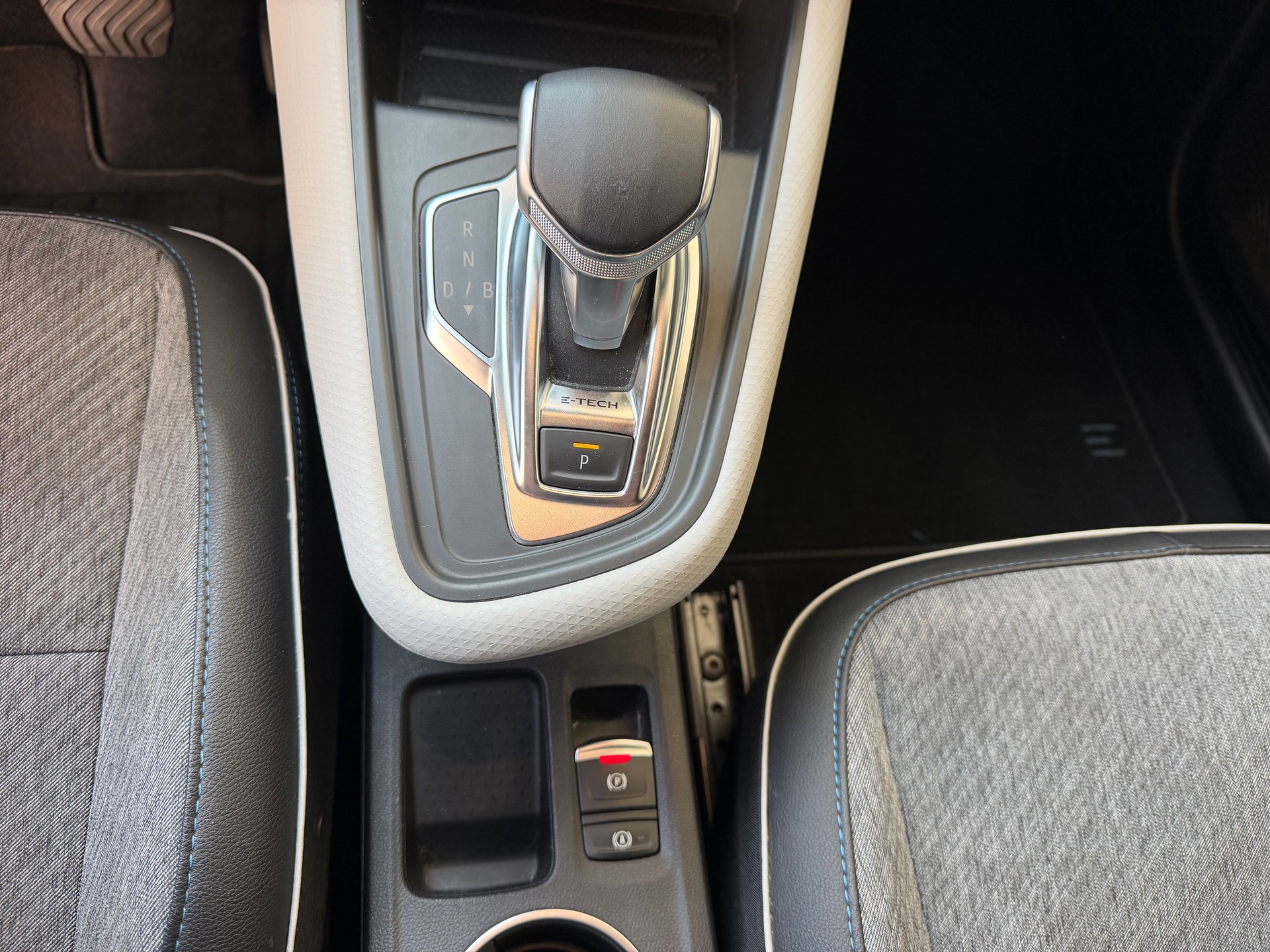 RENAULT Captur 1.6 E-Tech Edition1 DHT-image-10