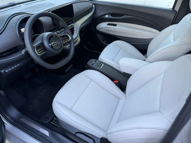 FIAT 500 electric 87 kW Armani-image-5