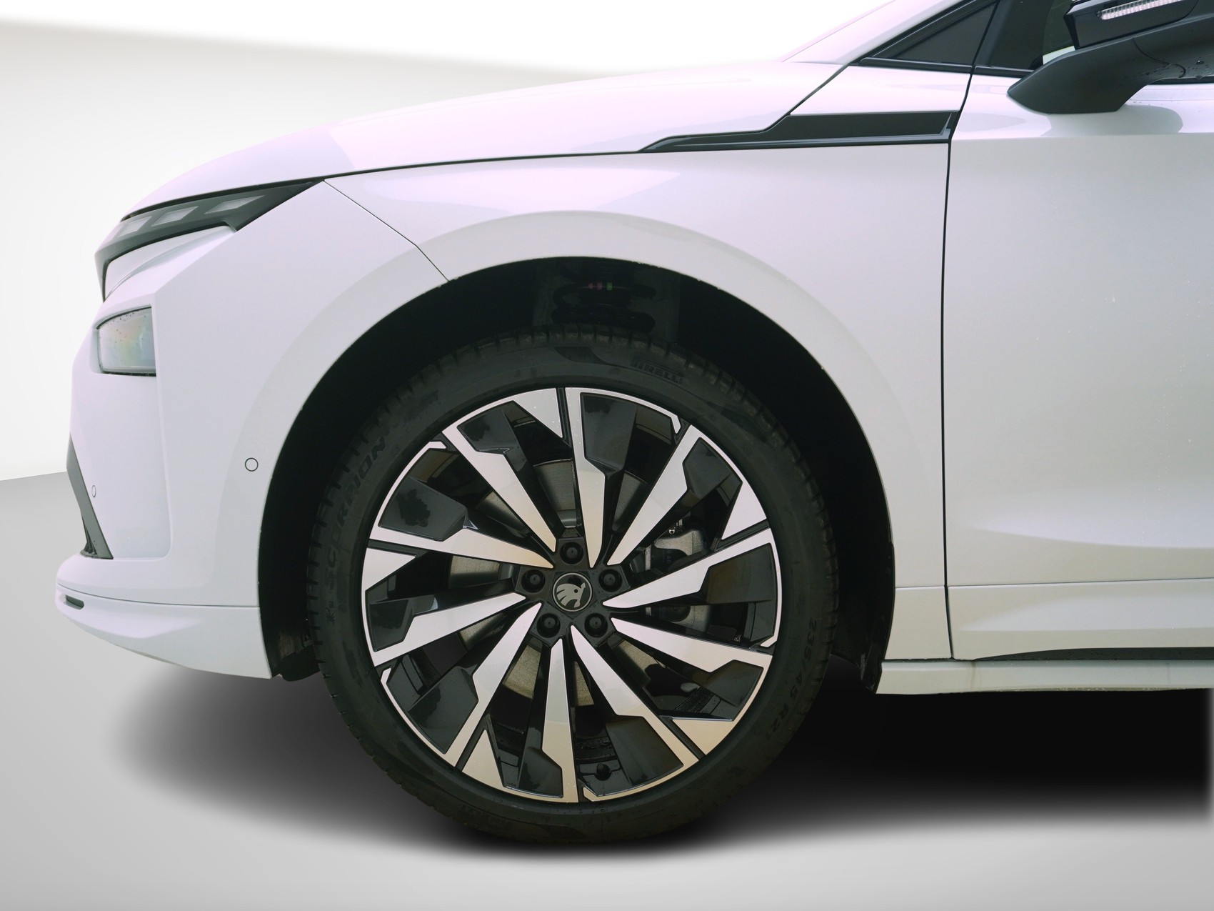 SKODA Enyaq iV 85x SportLine MAXX-image-9