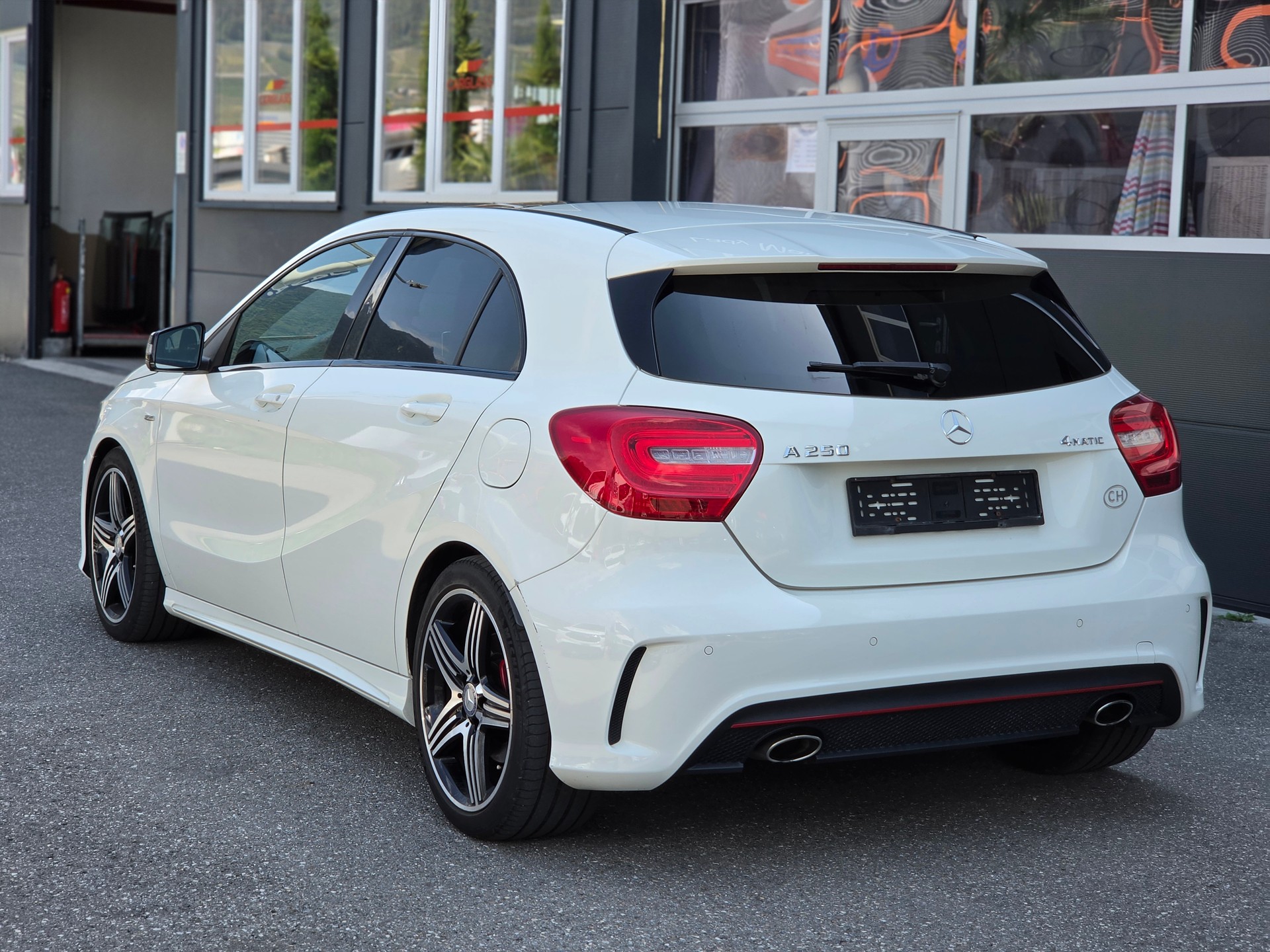 MERCEDES-BENZ A 250 Sport 4Matic 7G-DCT-image-5