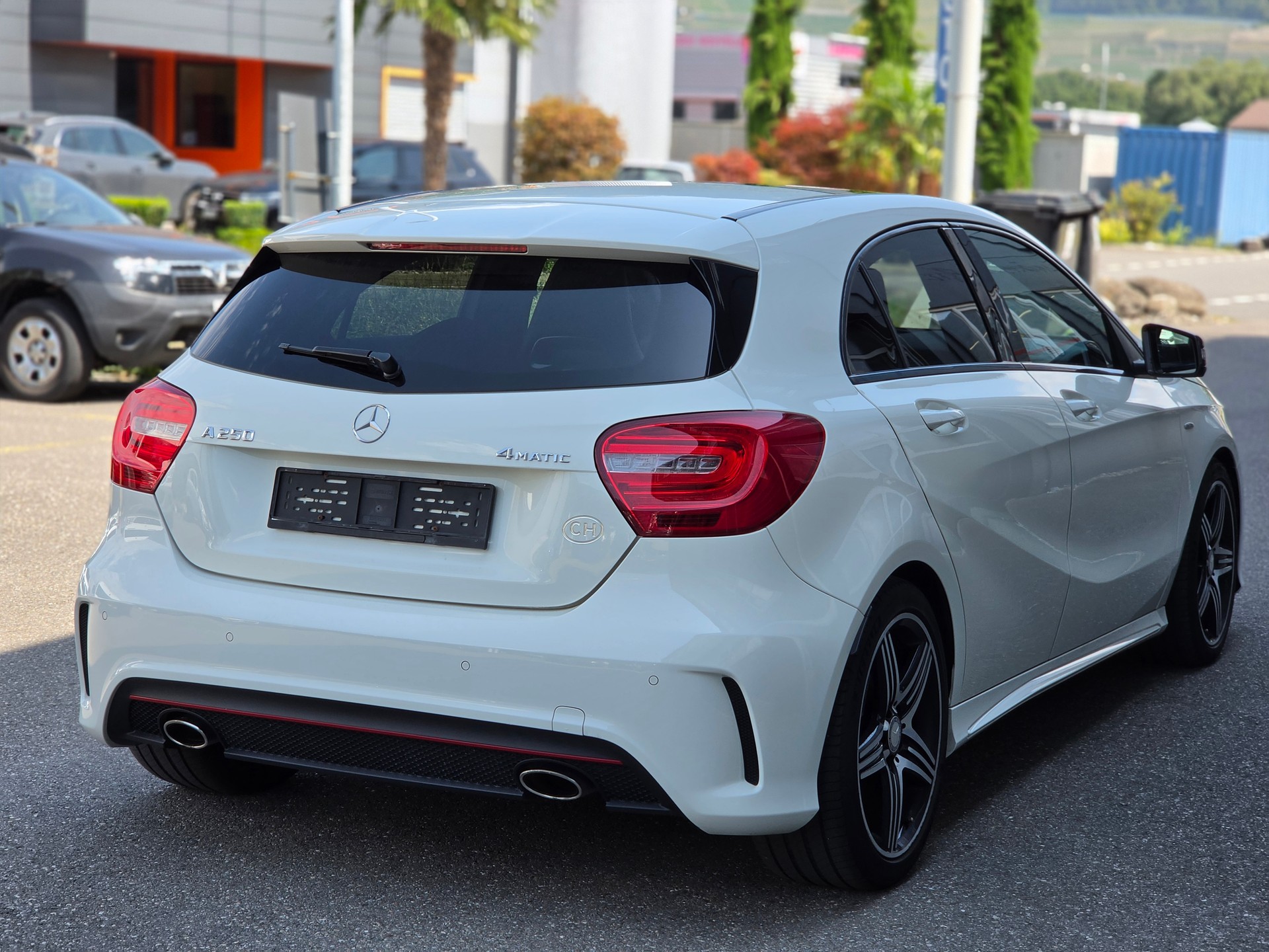 MERCEDES-BENZ A 250 Sport 4Matic 7G-DCT-image-4