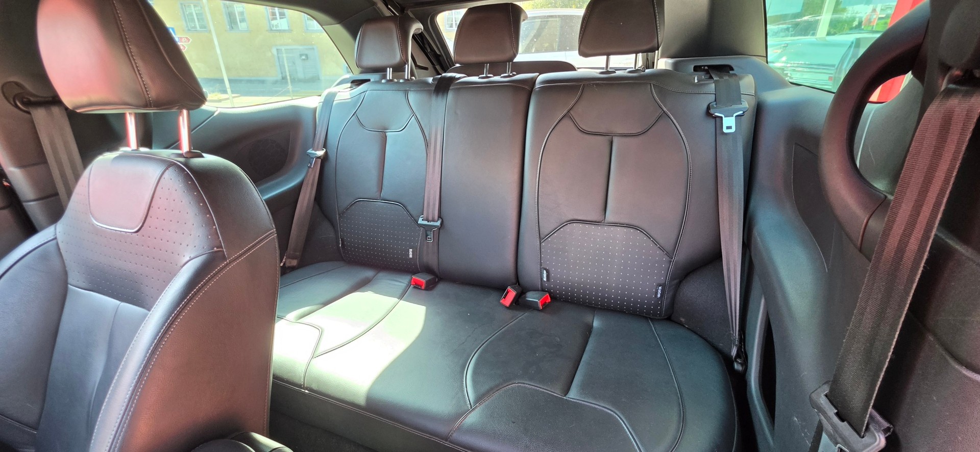 CITROEN DS3 Cabrio 1.6i-image-11
