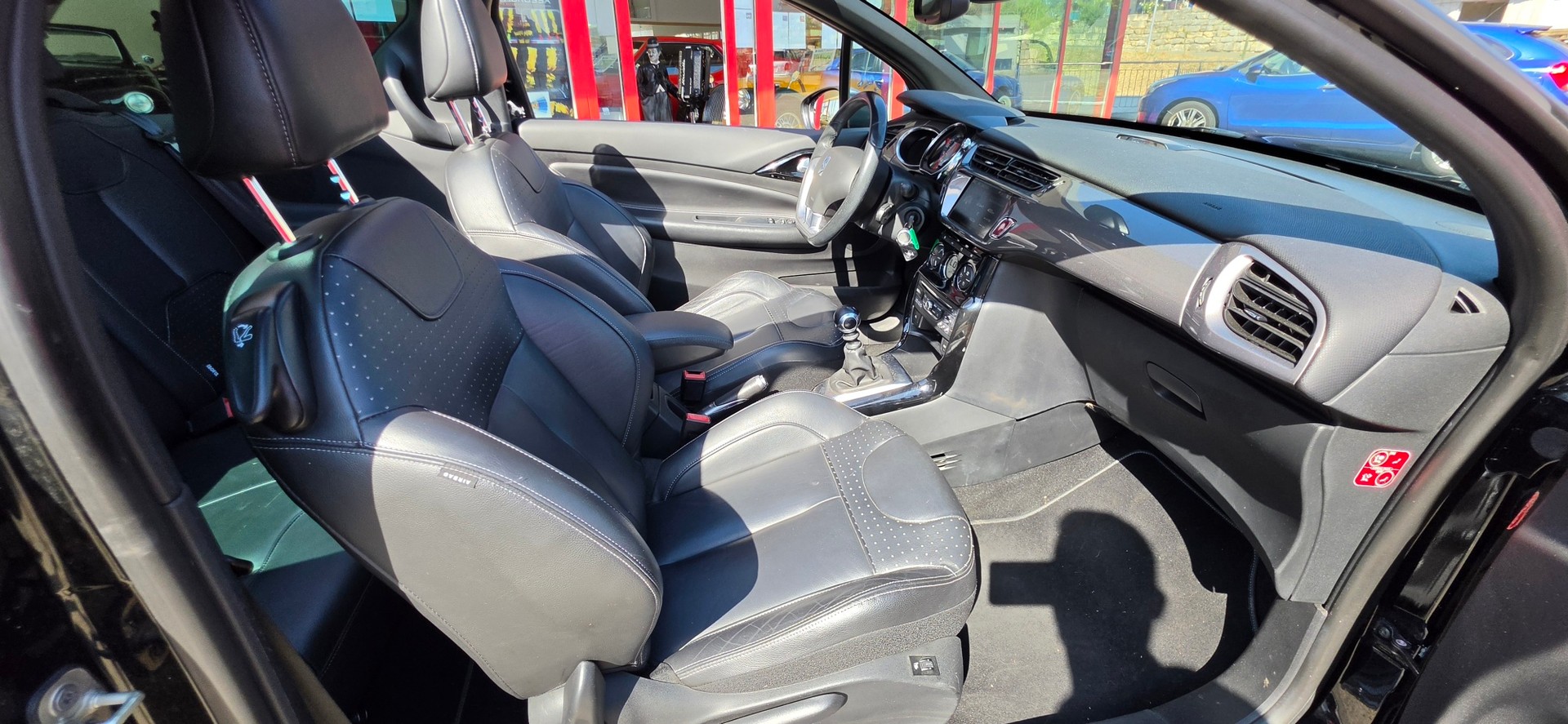 CITROEN DS3 Cabrio 1.6i-image-26