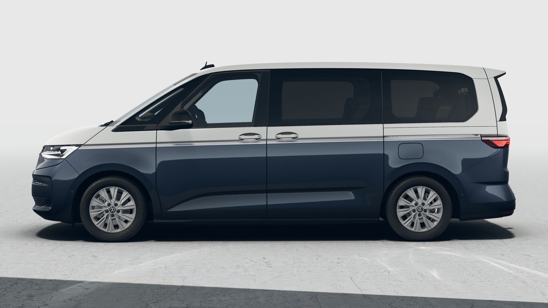 VW Multivan 1.5 eHybrid DSG Lang 4Motion-image-4