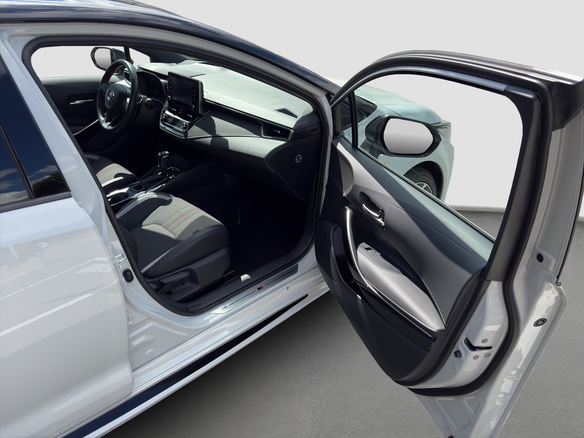 TOYOTA Corolla 2.0 HSD GR-S e-CVT-image-17