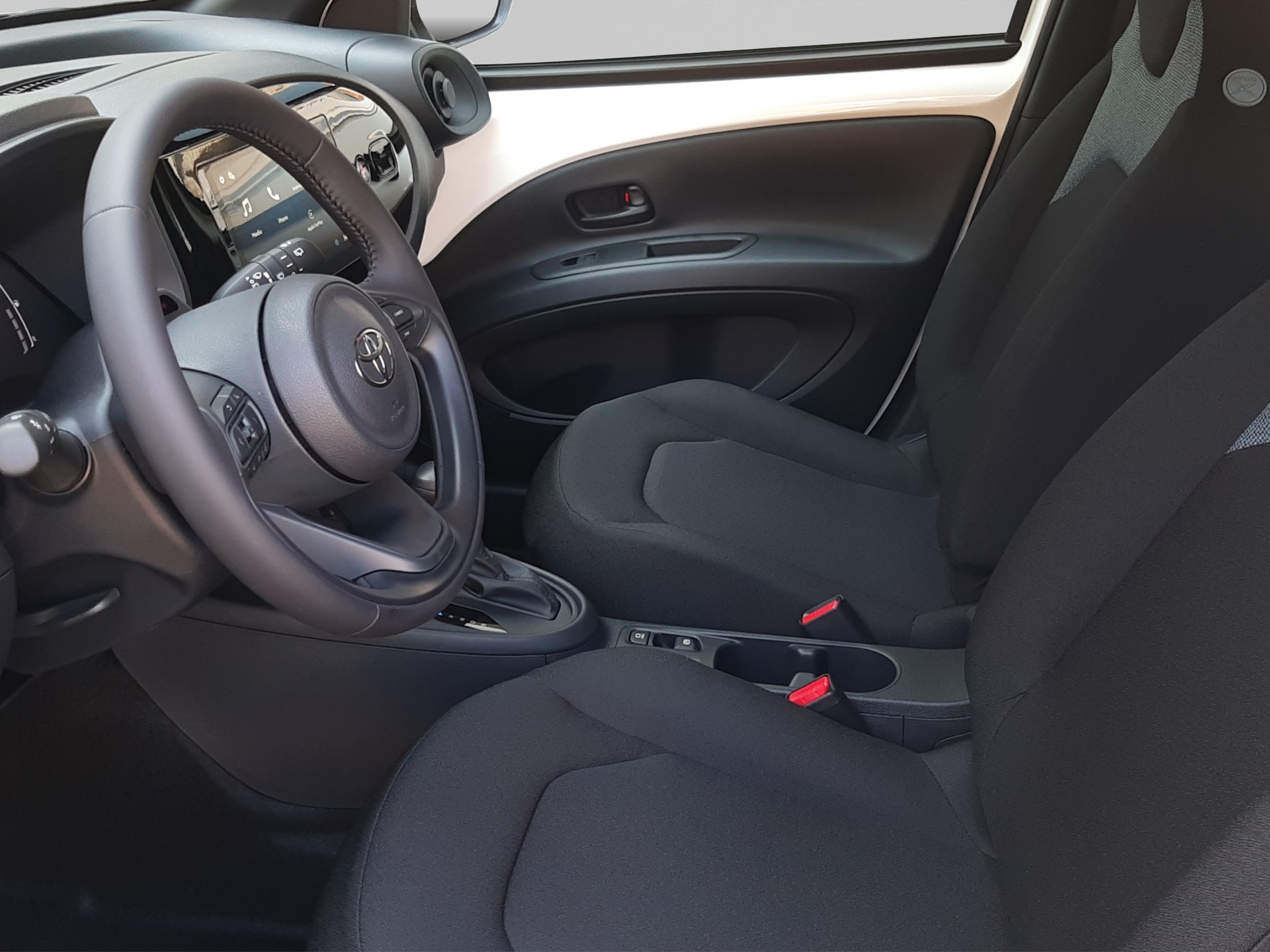 TOYOTA Aygo X 1.5 VVT-i HSD Comfort-image-8