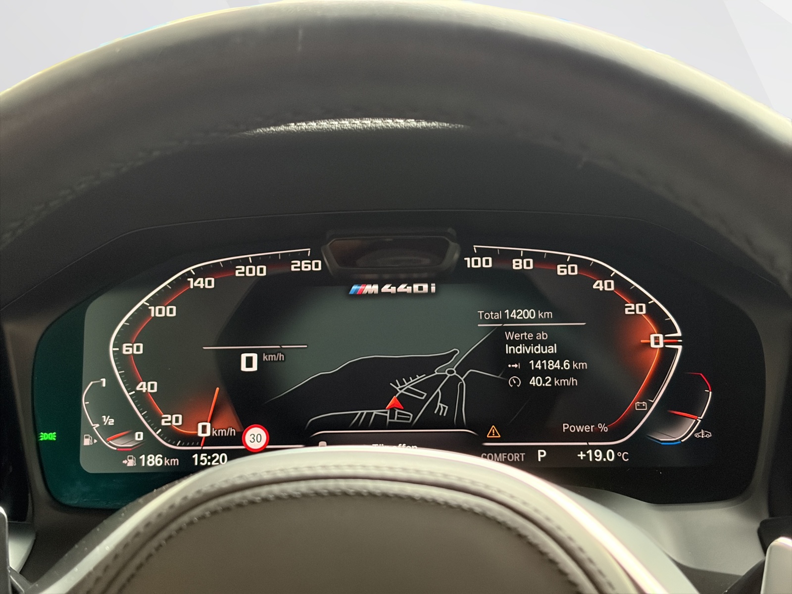 BMW M440i xDrive Cabrio-image-12