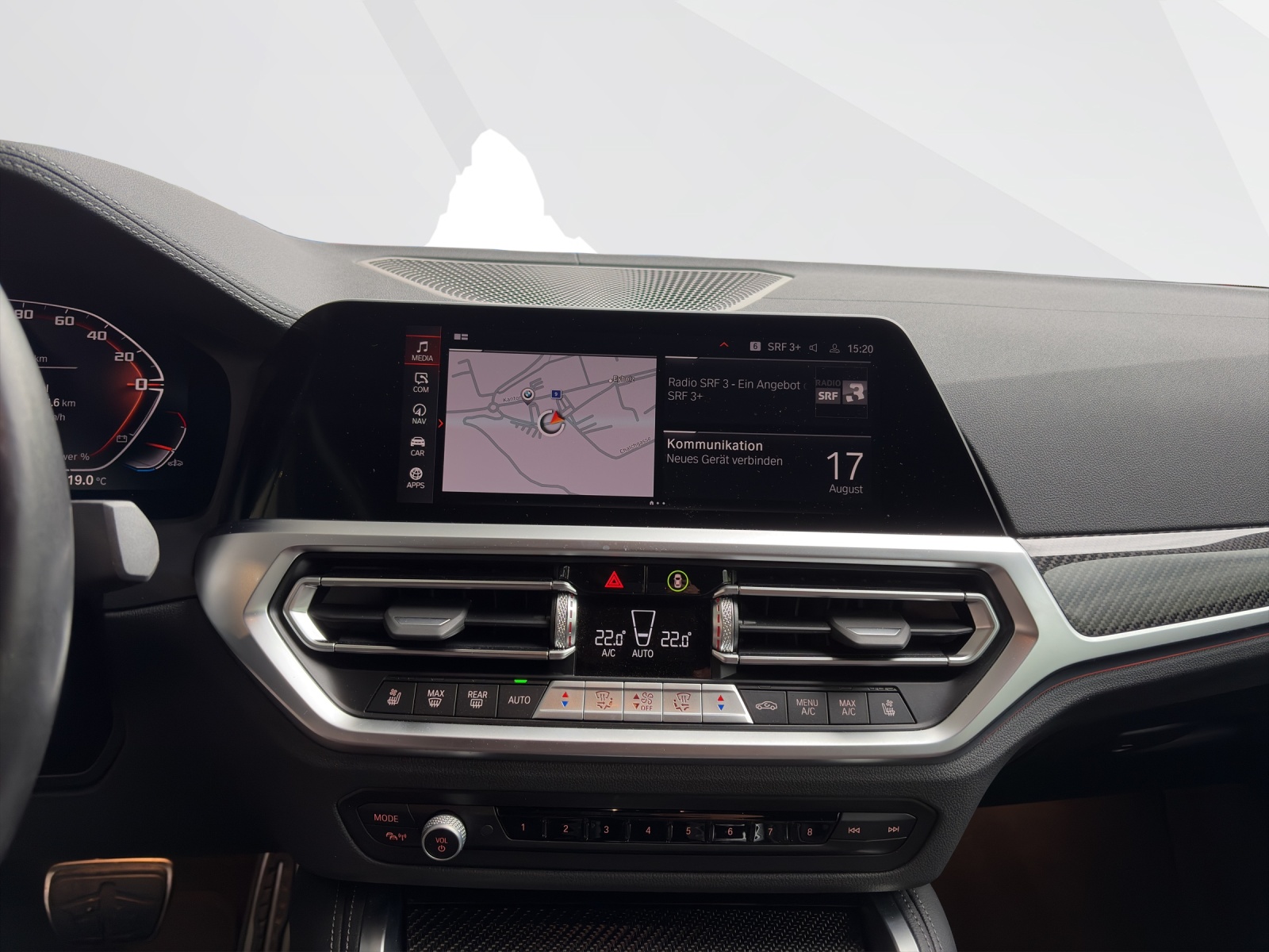 BMW M440i xDrive Cabrio-image-13