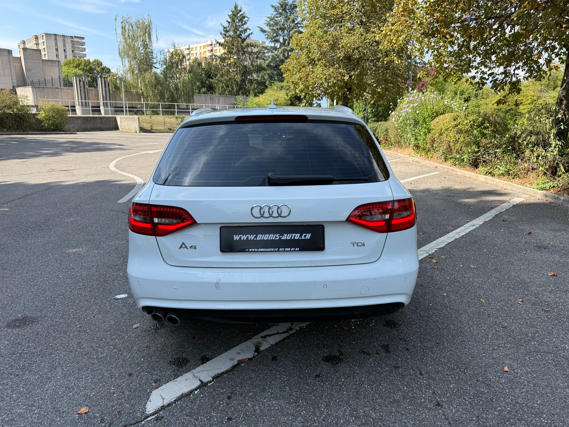 AUDI A4 Avant 2.0 TDI multitronic-image-8