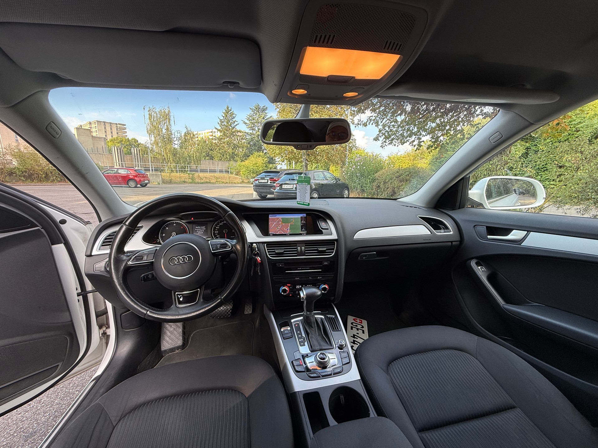 AUDI A4 Avant 2.0 TDI multitronic-image-15
