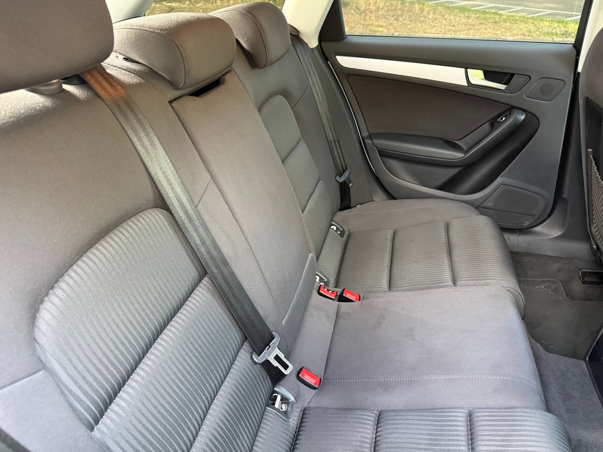 AUDI A4 Avant 2.0 TDI multitronic-image-14