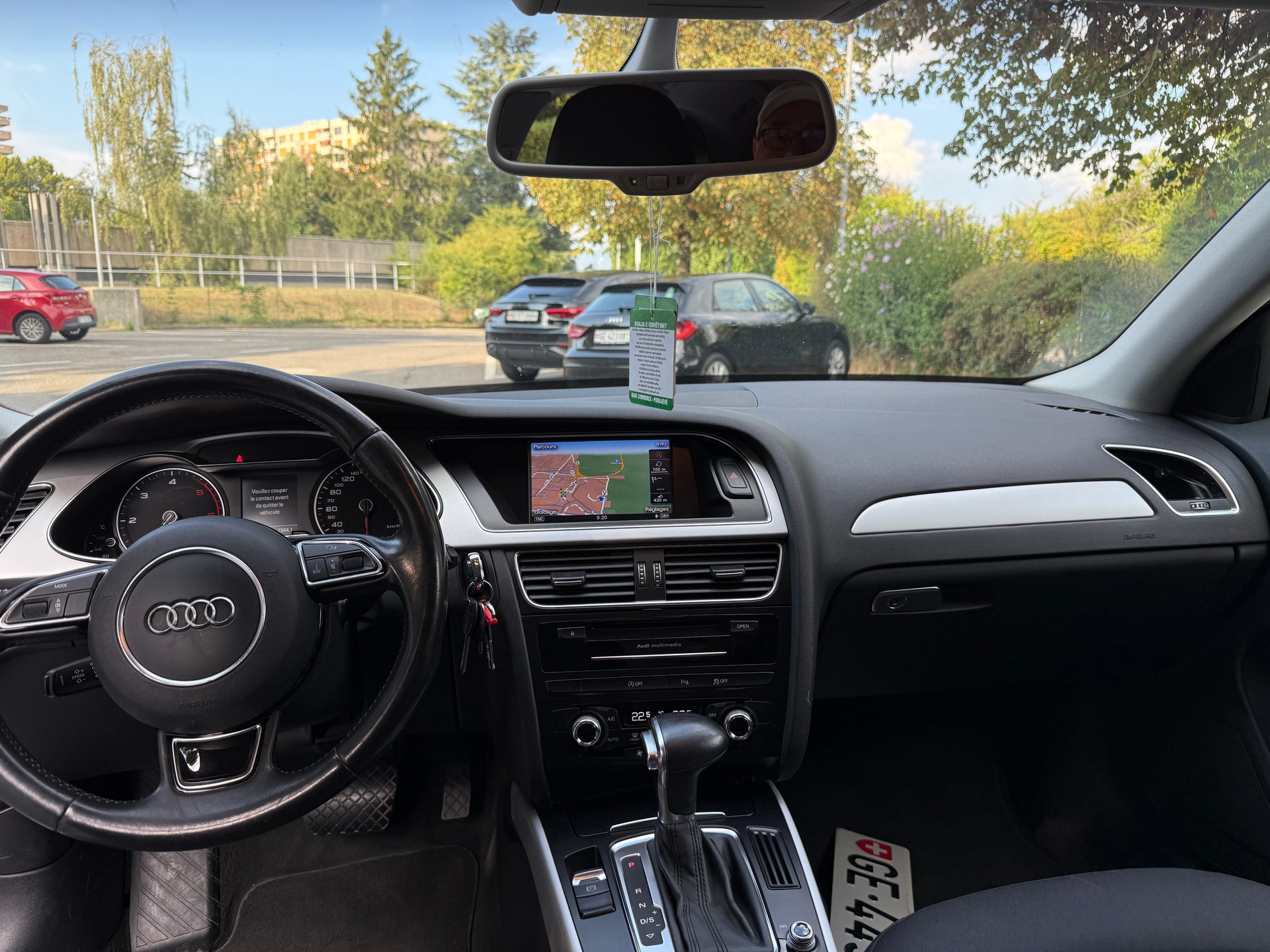 AUDI A4 Avant 2.0 TDI multitronic-image-16
