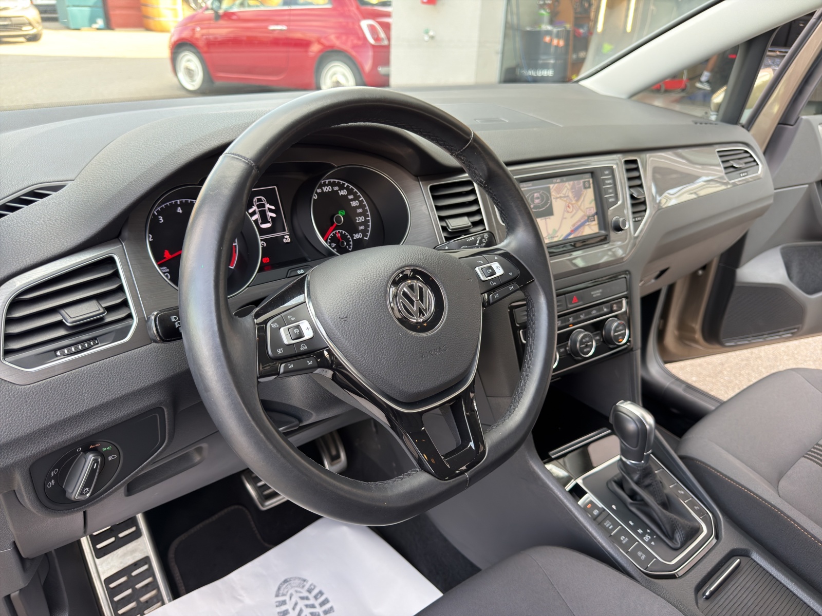 VW Golf Sportsvan 1.4 TSI Allstar DSG-image-23