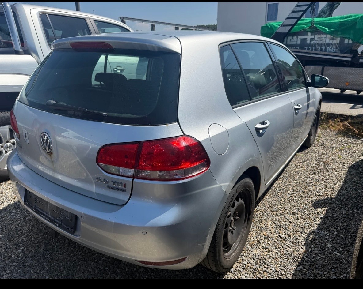 VW Golf 2.0 TDI Team 4Motion-image-2