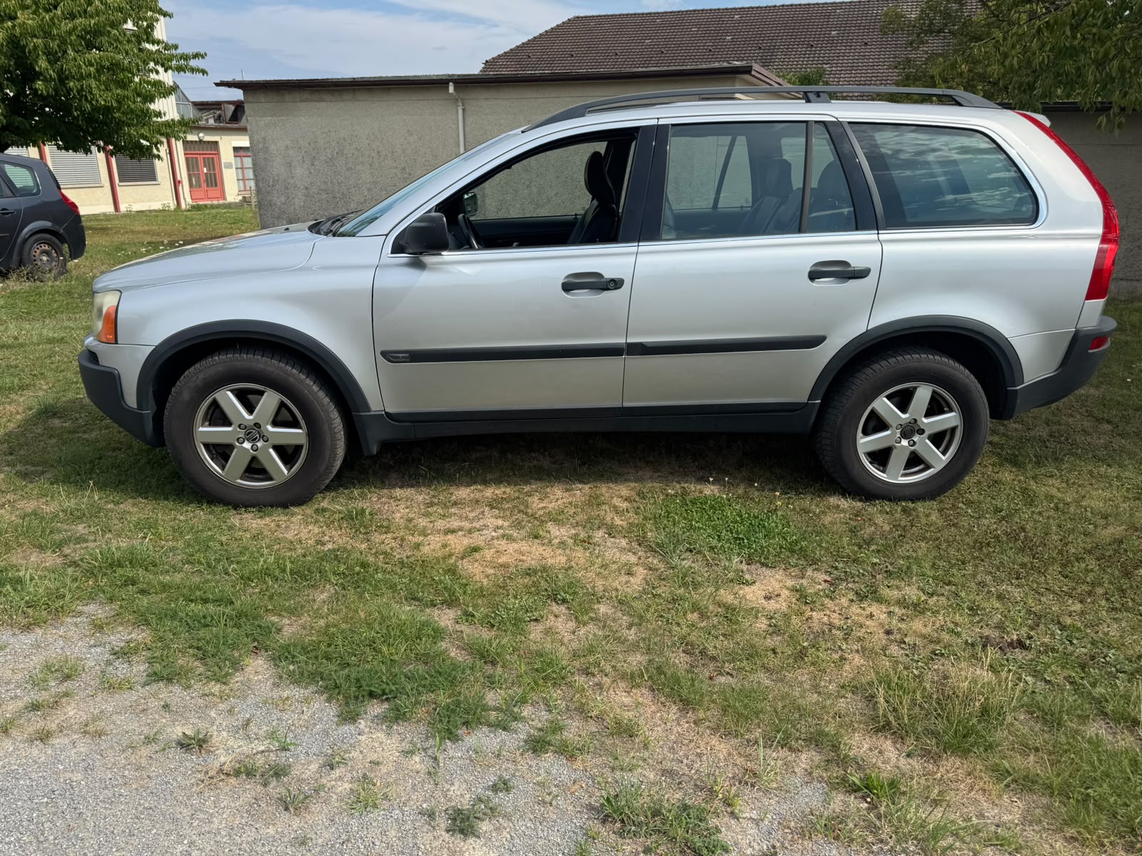 VOLVO XC90 AWD Momentum Geartronic-image-3