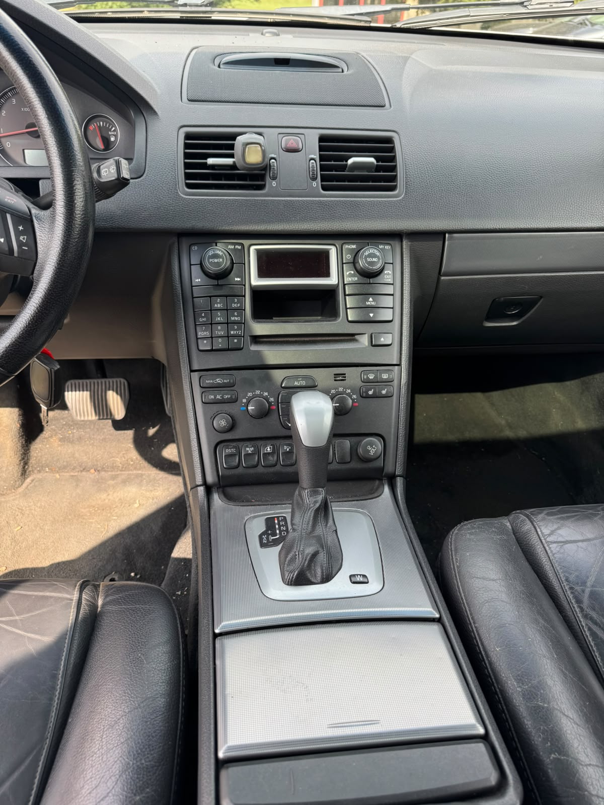VOLVO XC90 AWD Momentum Geartronic-image-11