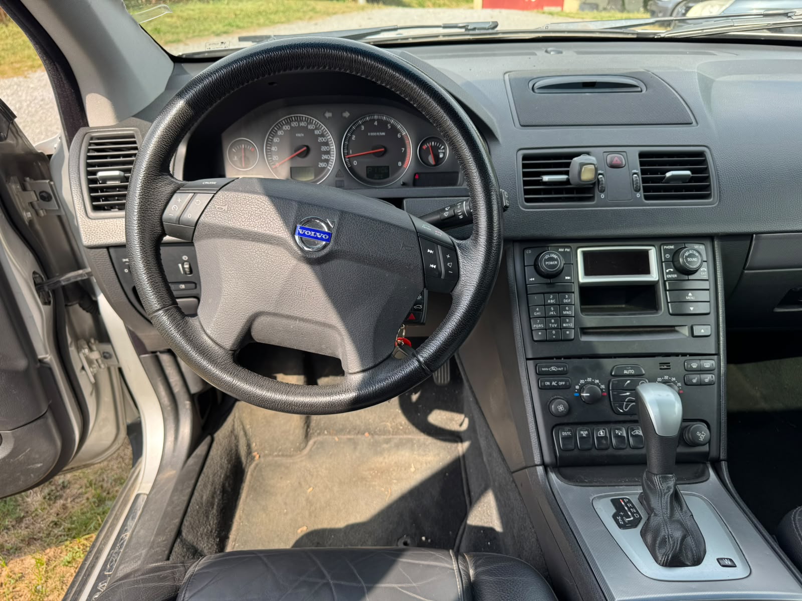 VOLVO XC90 AWD Momentum Geartronic-image-10