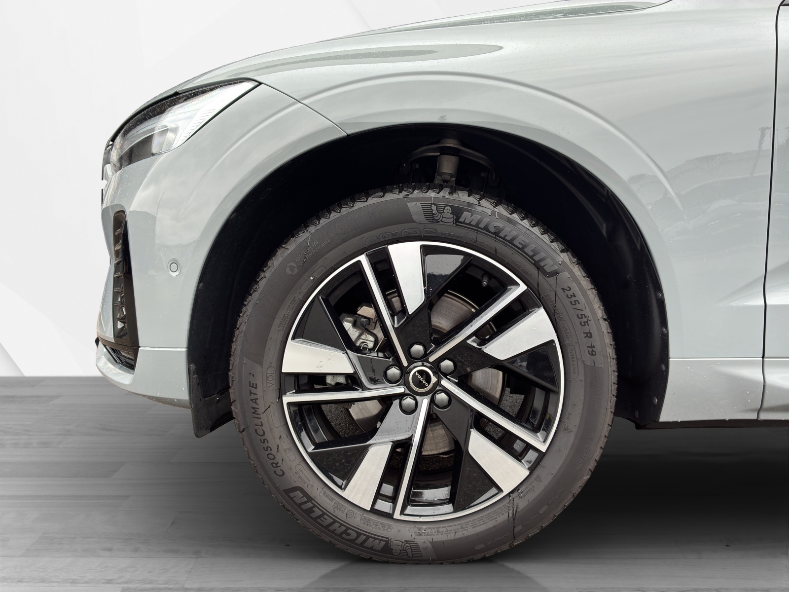 VOLVO XC60 2.0 B5 MH Plus Dark AWD-image-8